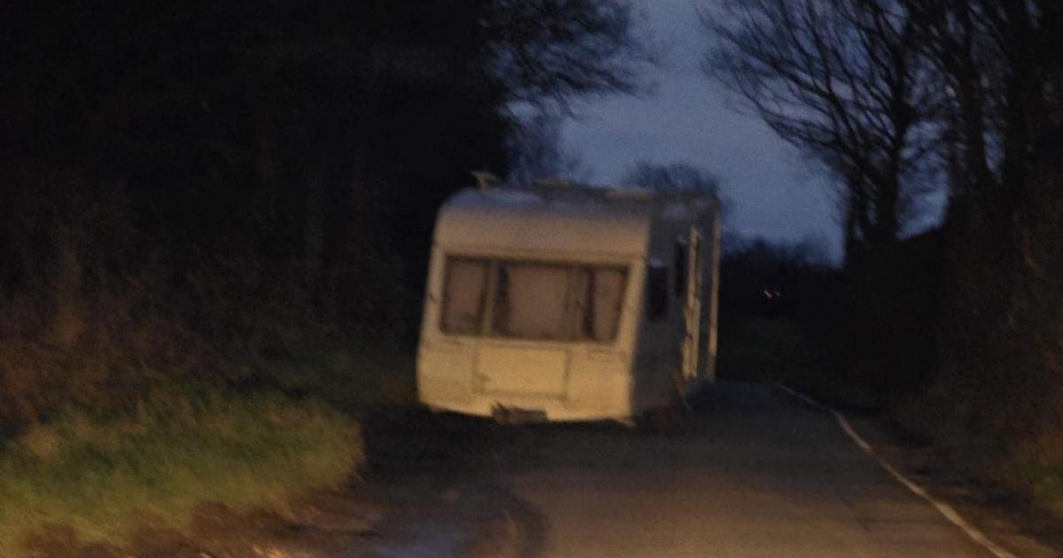 Caravan abandoned forces road closure in Upminster