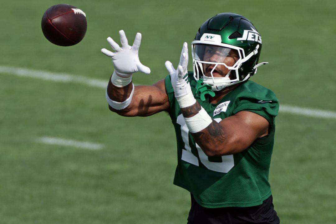 Former Duck Sadiq sidelined after surgery