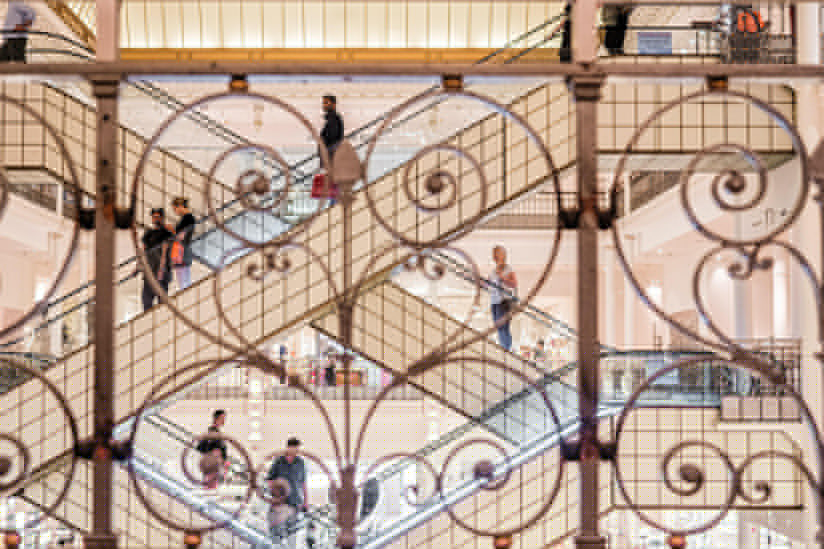Le Bon Marché dévoile une exposition et une vente aux enchères de pièces rares de créateurs japonais