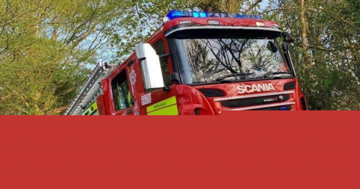 Massive 40‑acre field blaze sparks warning as smoke seen for miles