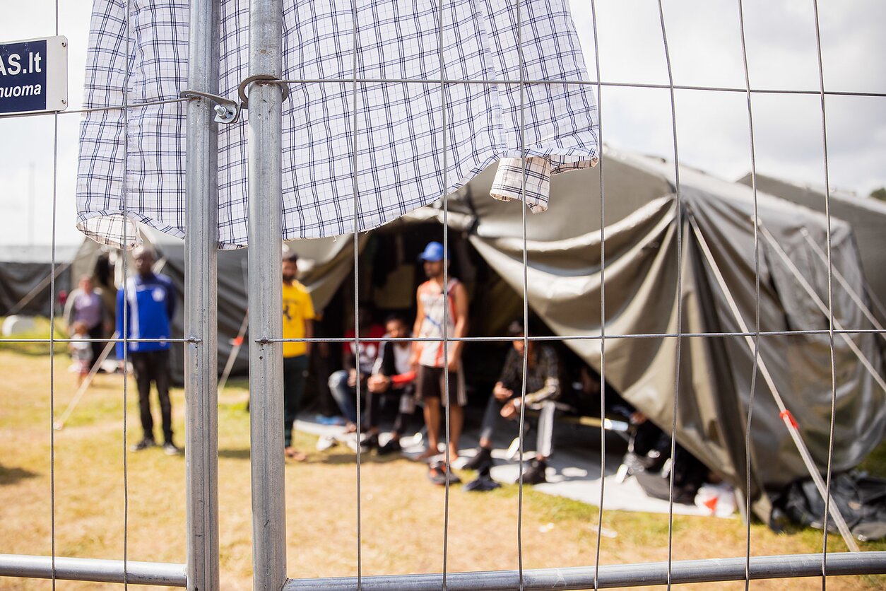 ES pristatė planus pertvarkyti savo vizų sistemą ir padidinti deportacijų skaičių