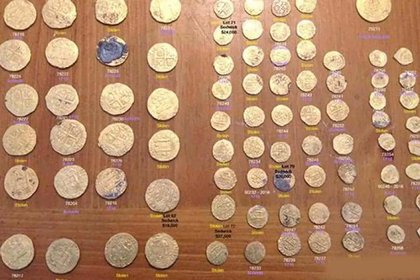 Hallan tesoro español de 310 años con monedas de oro y plata en Florida