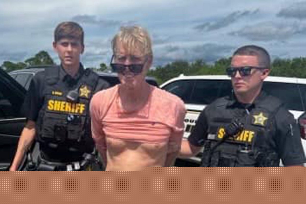 Ryan Routh stabs himself after being convicted of trying to kill Trump