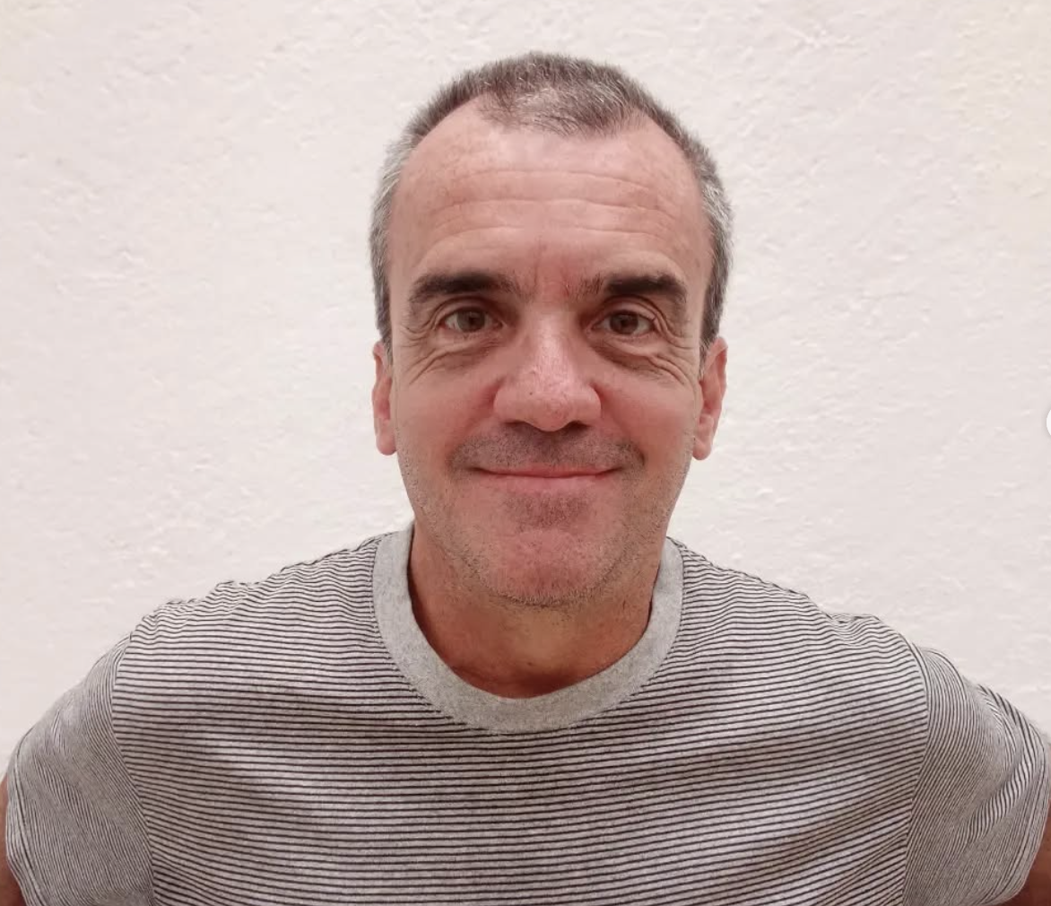 Muere repentinamente el actor de 'Vecinos' Carlos Arau