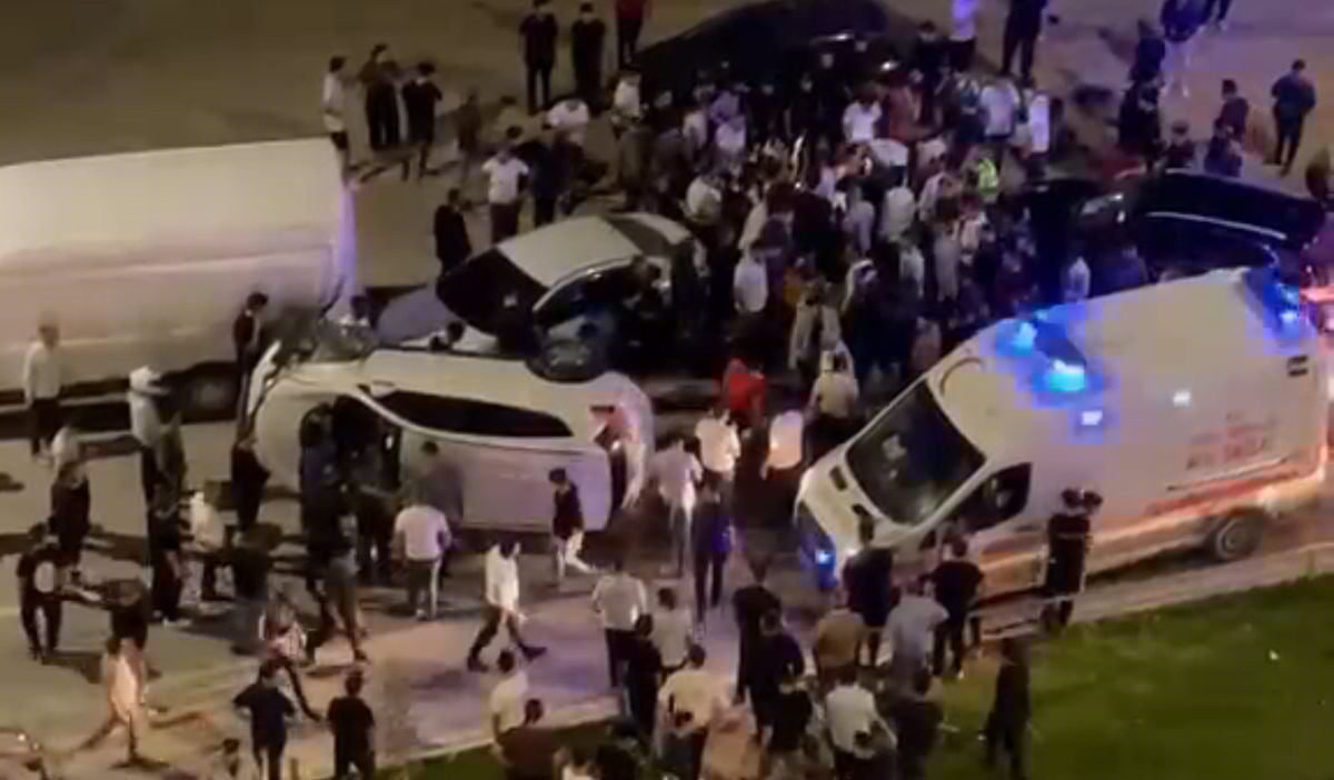 Yüksekova'da Trafik Kazası: 2'si Çocuk 4 Yaralı