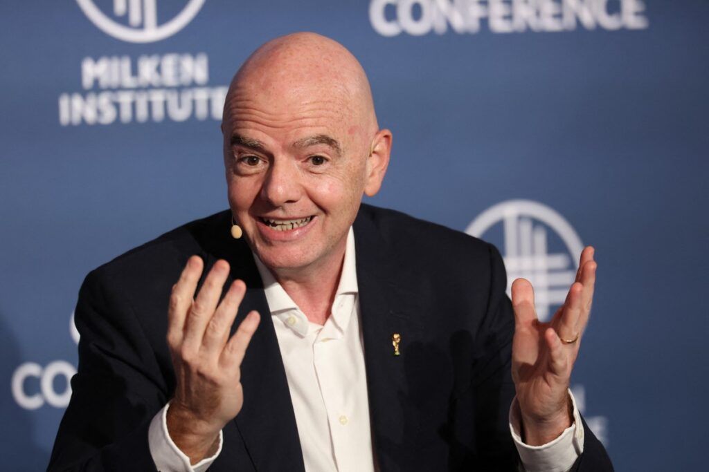 Gianni Infantino primește sprijin din interiorul FIFA, în plină criză | Organizația își cere scuze pentru planul controversat privind Cupa Mondială