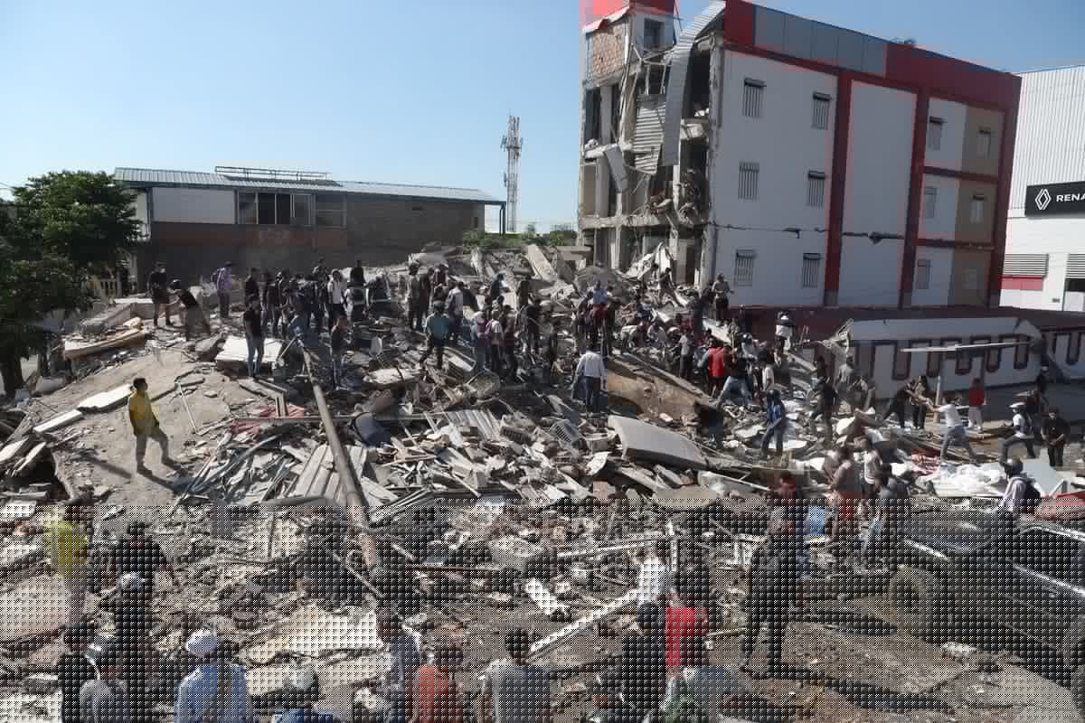 Kolombiya'daki 7,4 Büyüklüğündeki Depremde Ölü Sayısı 111'e Yükseldi
