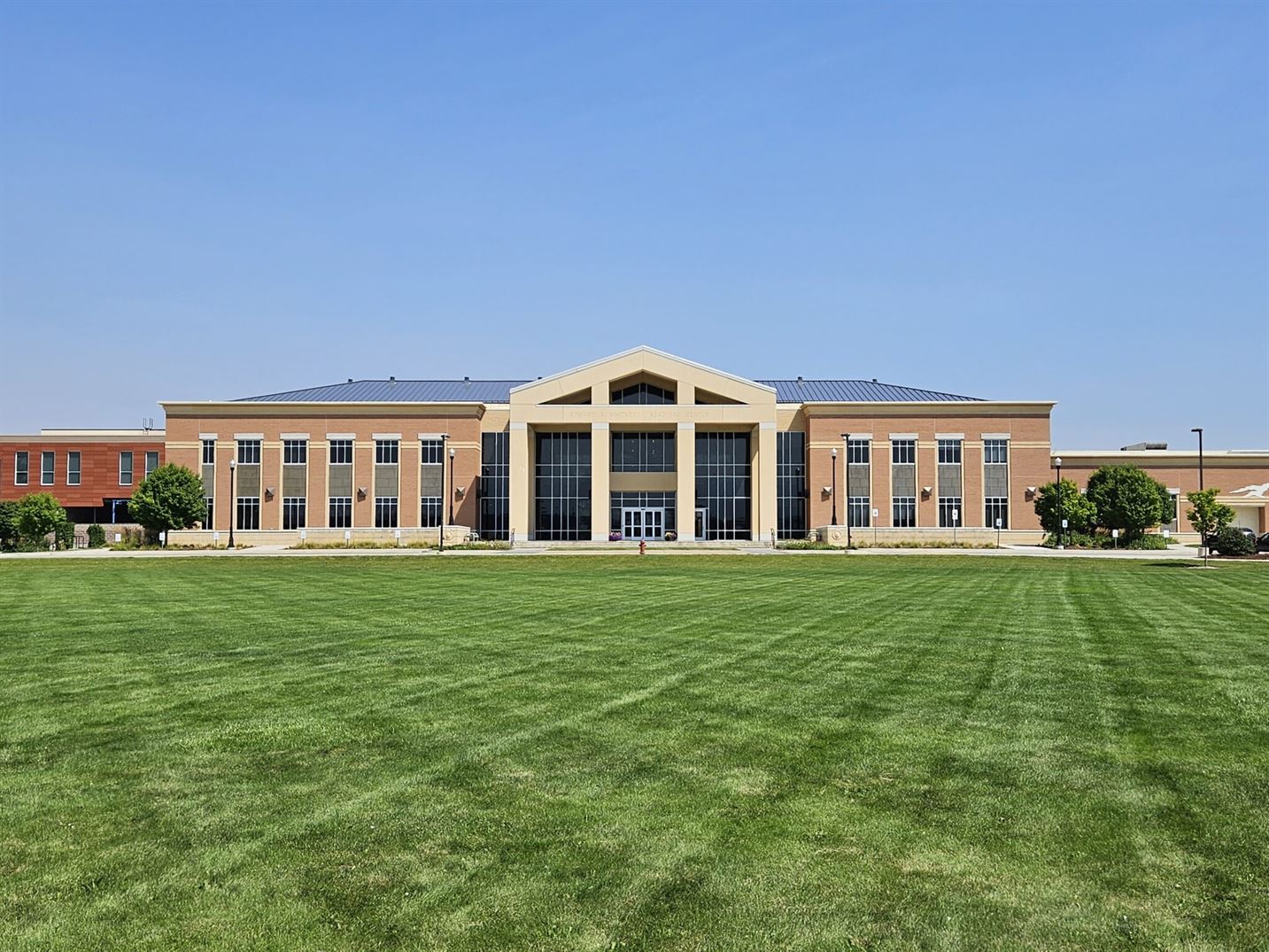 Sheridan College Board Special Meeting to Discuss Stable Revenue