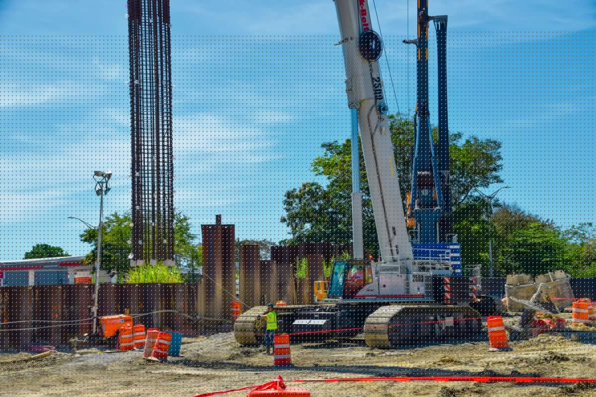 Link-Belt TCC-2500 Supports $1B PR Infrastructure Investment