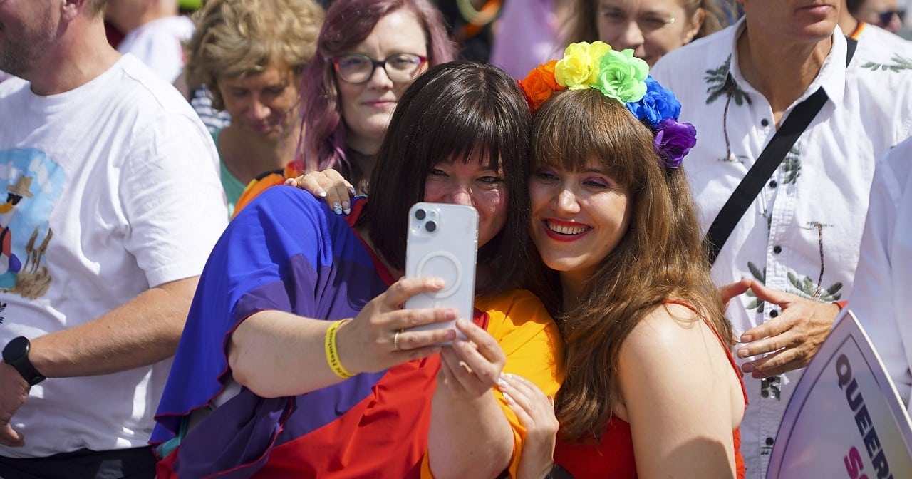 Queer Politics: Ricarda Lang Accuses Chancellor Merz of Hypocrisy