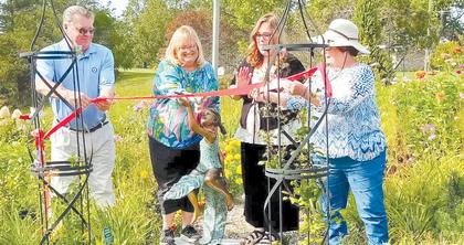 City, Touch the Earth volunteers dedicate ‘Butterfly Dreams’ sculpture in Center Pointe Garden