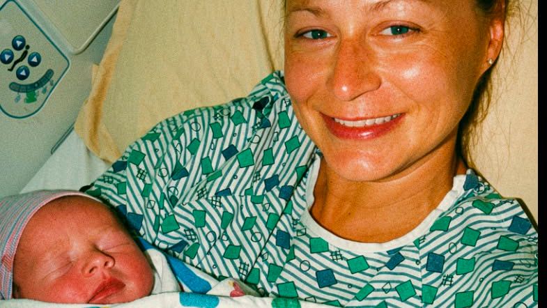 Leihmutterschaft: Was Leihmütter über Schwangerschaft und Trennung vom Kind berichten