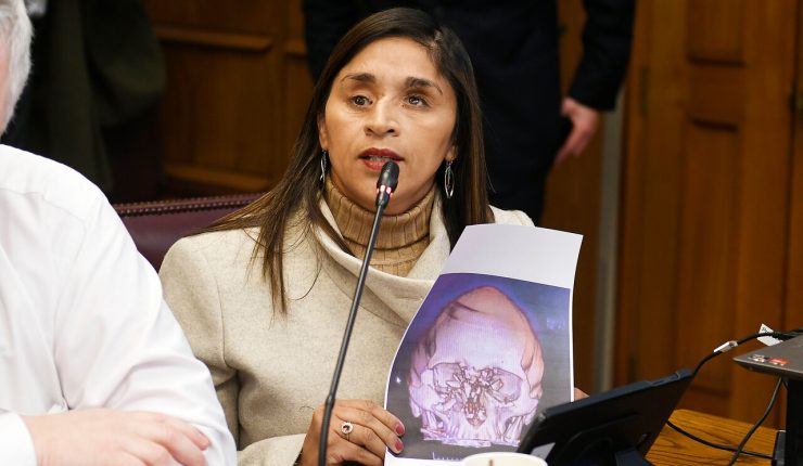 «Kast abiertamente ha señalado querer liberar a mi agresor»: Senadora Campillai calificó como «inaceptable» beneficio de salida dominical otorgado a excarabinero Patricio Maturana