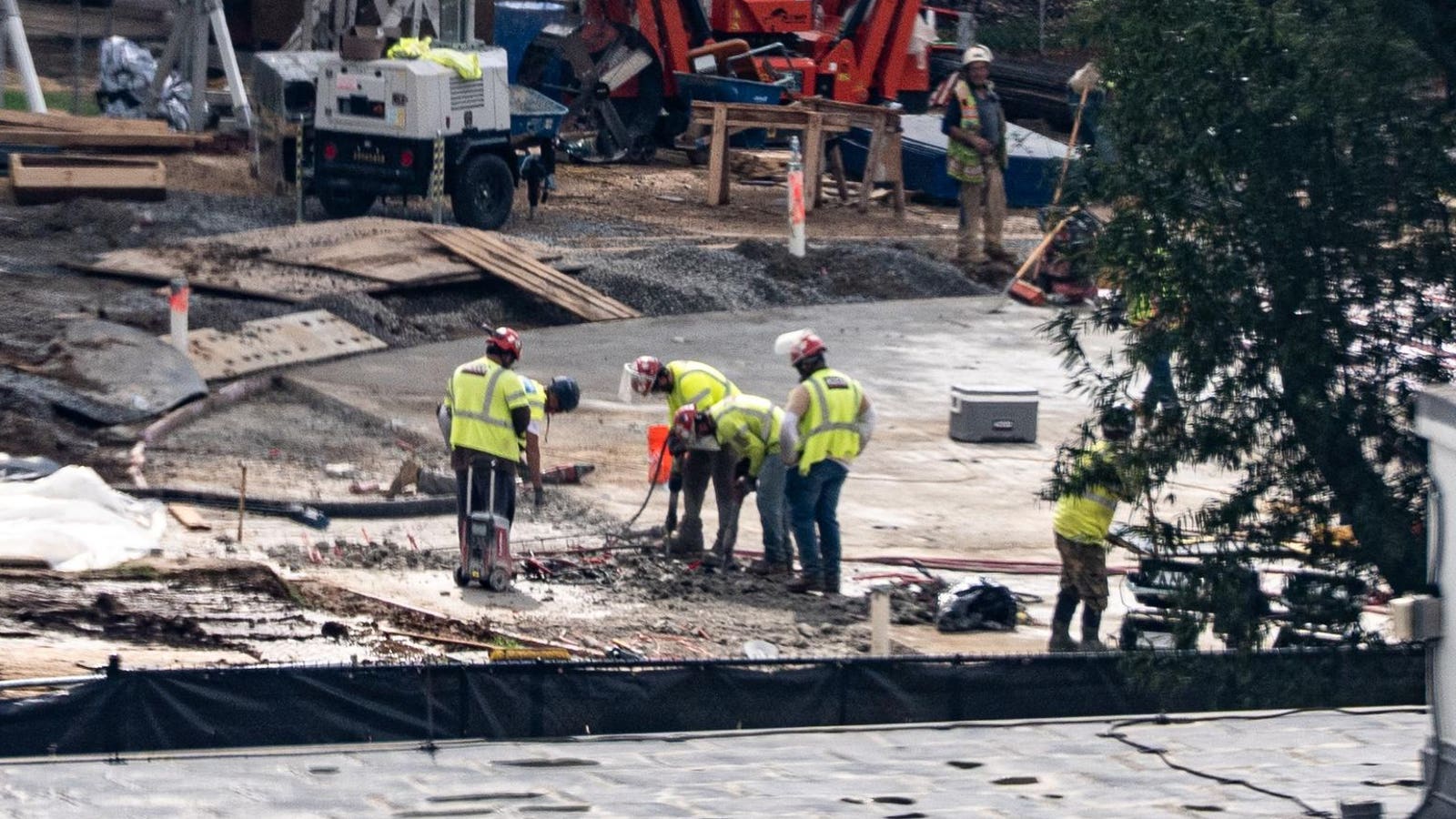 Trump Orders Work Redone On White House Helipad, Report Says