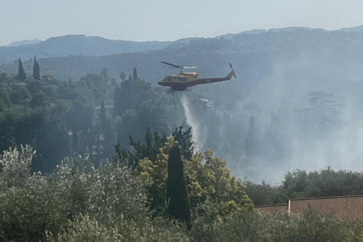 Des travaux à la disqueuse provoquent un départ de feu d’herbes chez un particulier ce lundi après-midi à Grasse