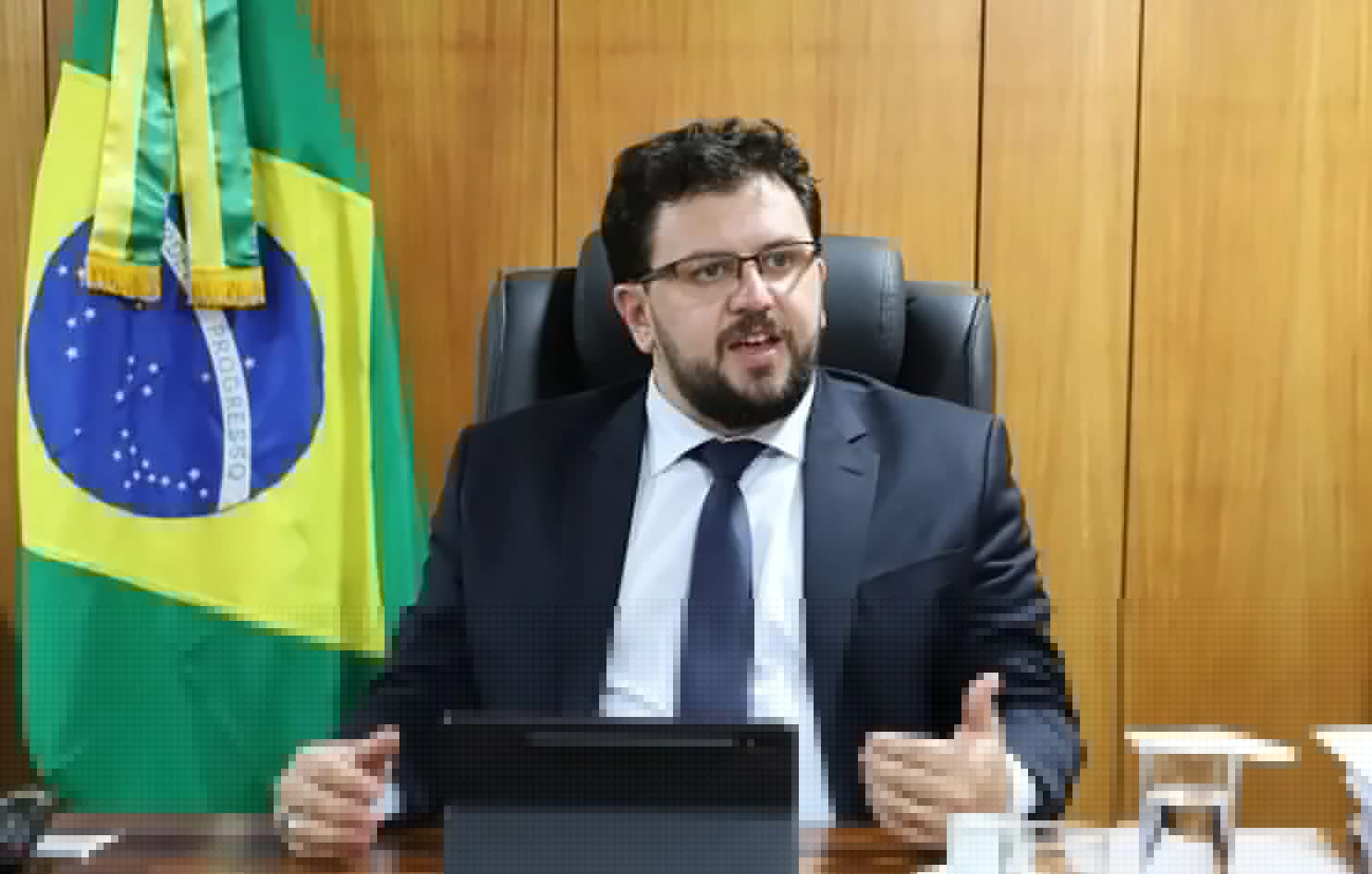 Planalto admite constrangimento com repasse de empresária a ex-chefe de gabinete de Lula, e aliados cobram comprovantes
