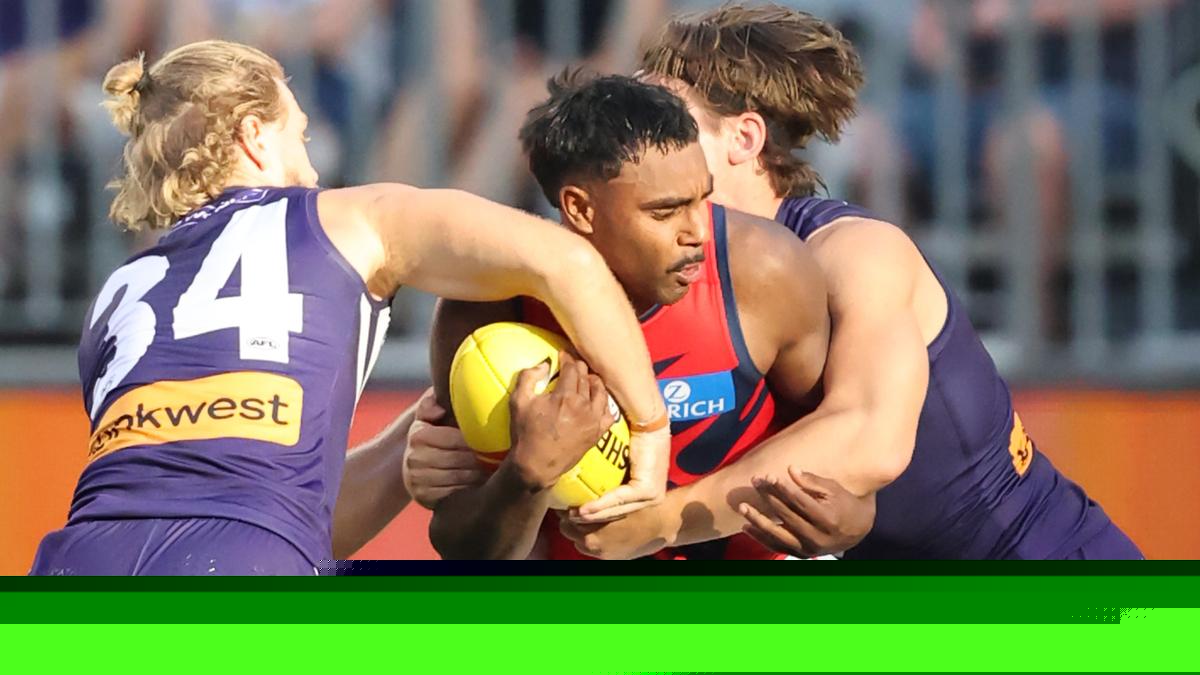 Fremantle Dockers put Melbourne ‘needle mover’ Kysaiah Pickett in their sights