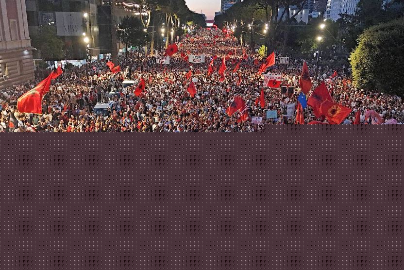 Shqiptarët vijojnë të bëjnë histori/ 65 ditë protesta masive të pandërprera kundër qeverisë, kërkohet dorëheqja e Edi Ramës