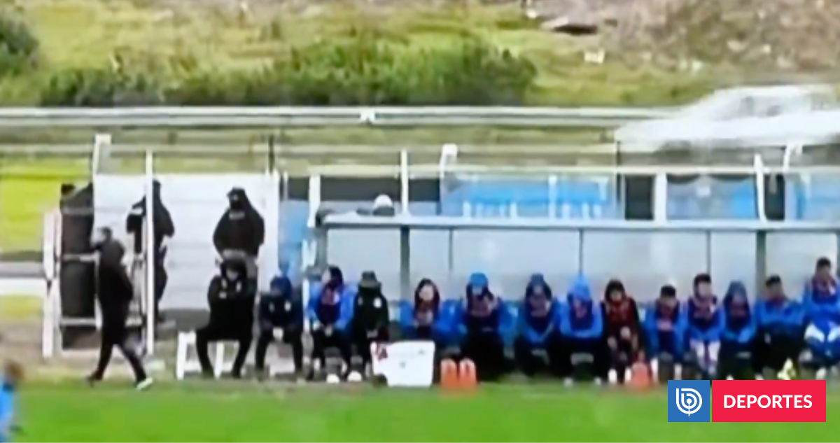 Un balón provocó un accidente vehicular: la insólita situación que se vivió en el fútbol uruguayo