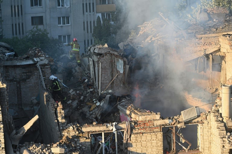 Russian strikes kill 8 across Ukraine, including 6 from one family