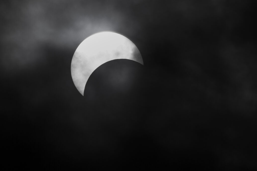 Eclipsi solar del 12 d’agost, en directe: seguiu-ne la totalitat als Països Catalans