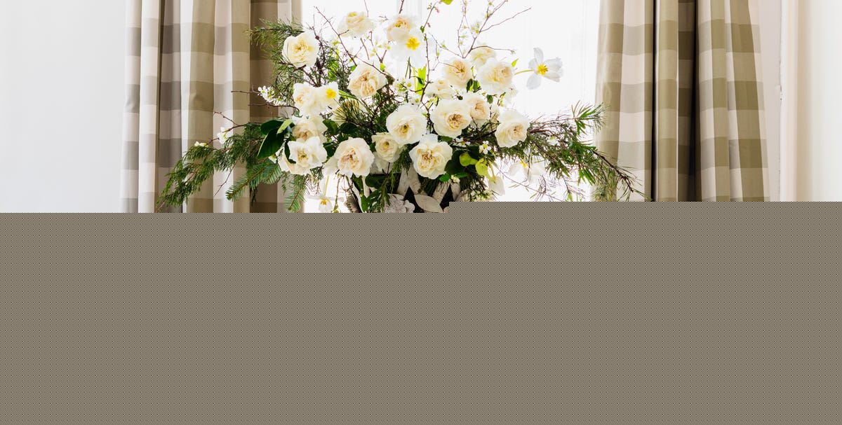 30 Stunning Winter Floral Arrangements to Elevate Your Seasonal Decor