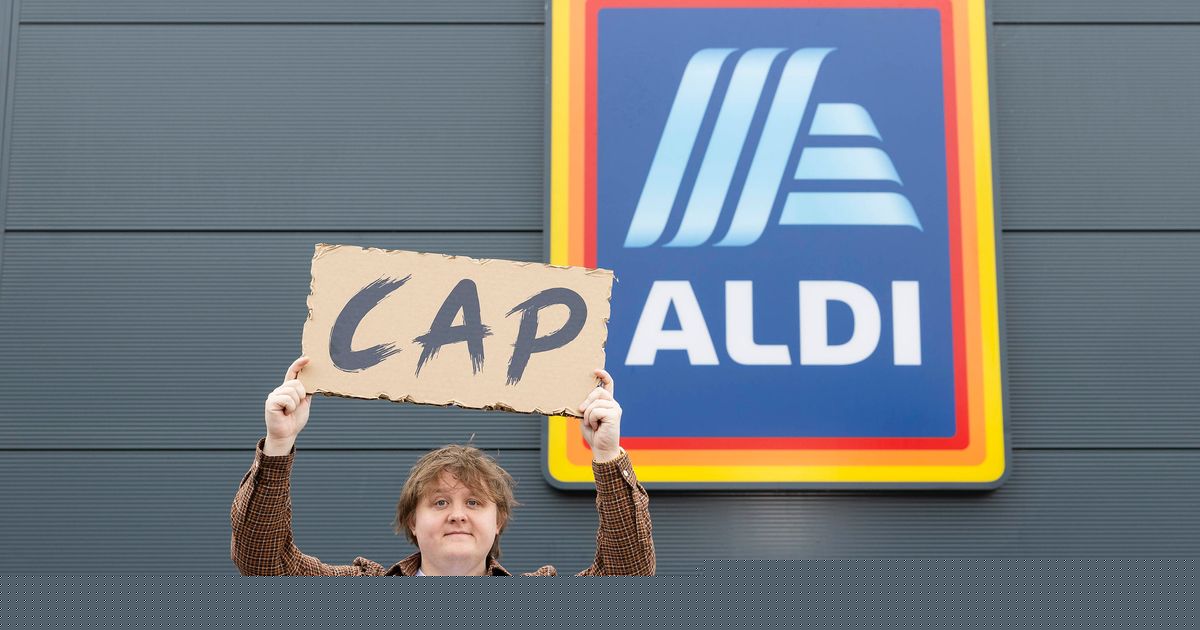 Cap-Aldi! Lewis Capaldi stuns weekly shoppers with gig on roof supermarket