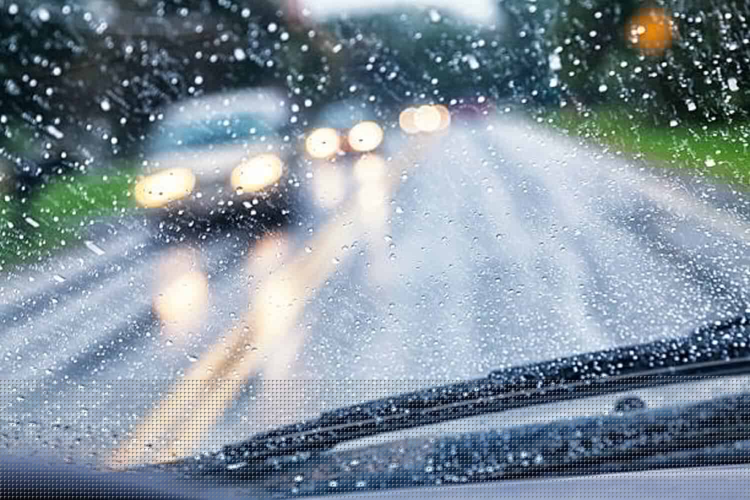 Heavy rains and snow snarl Gauteng roads, accidents reported