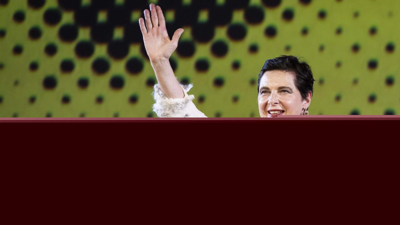 Isabella Rossellini: 'Stroncata al mio primo ruolo, mi diedi alla moda'