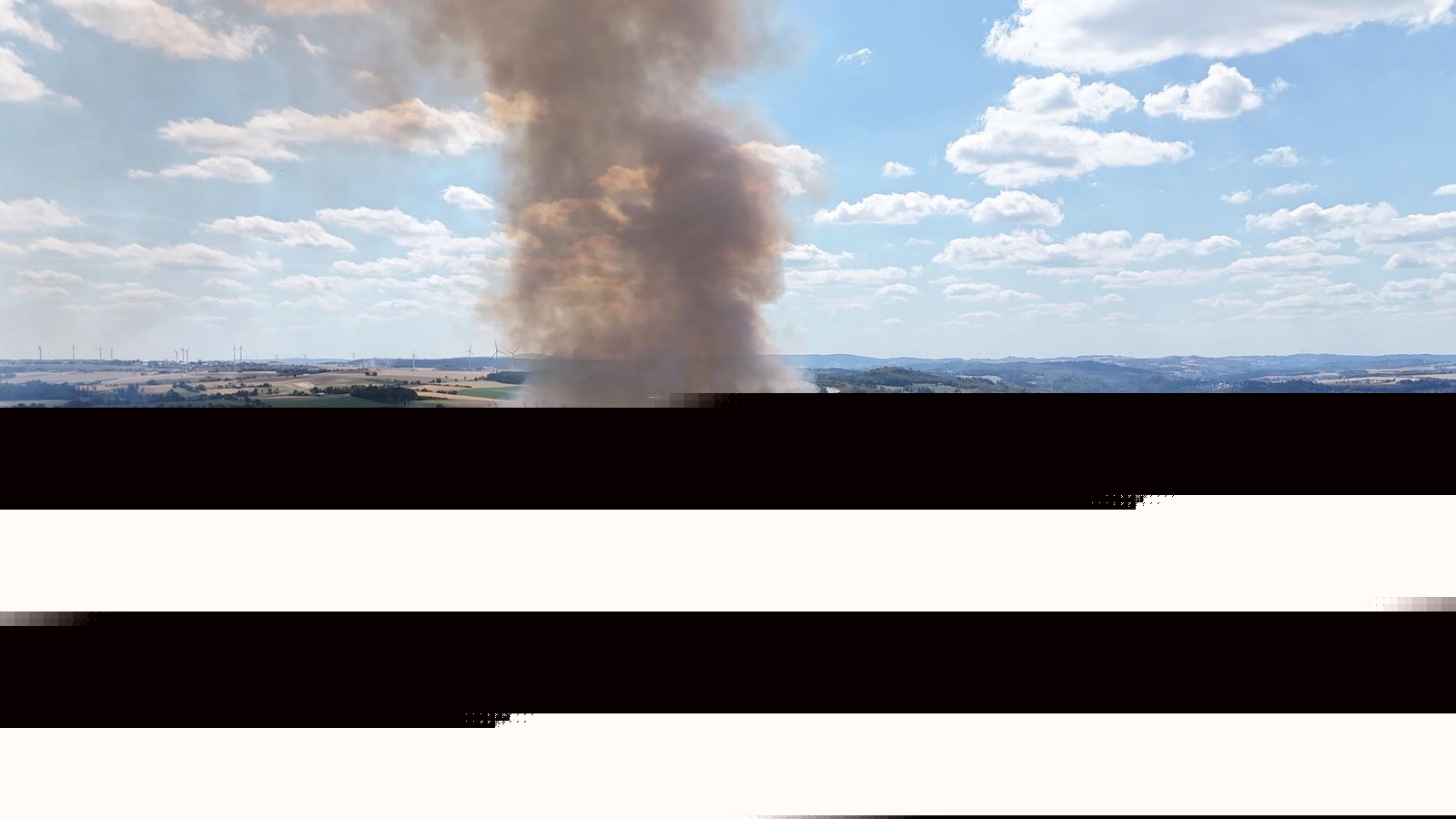 Großer Feldbrand im Saale-Orla-Kreis: Feuerwehr und Landwirte kämpfen gegen Flammen