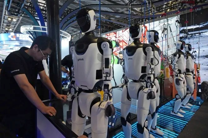 US bans foreign-made humanoid robots, targeting China over national security