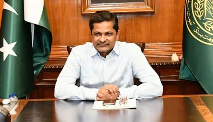 Commissioner directs actions against sale of adulterated milk in Karachi