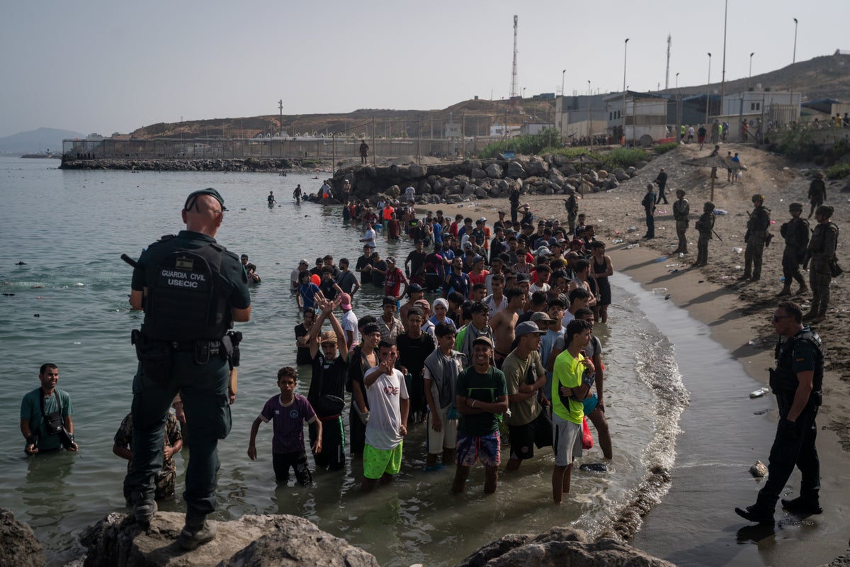 Spain hits back at Italy as border control rift continues