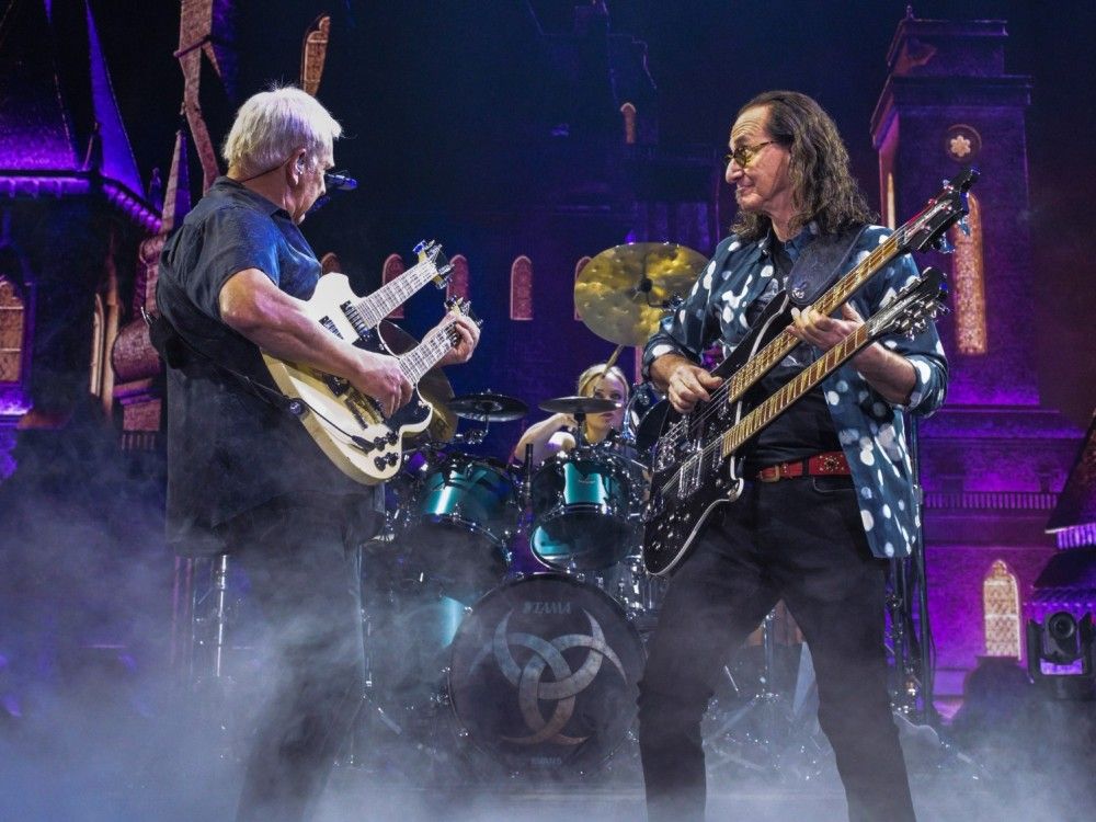 Rush pay tribute to Neil Peart at first of 4 hometown shows in Toronto