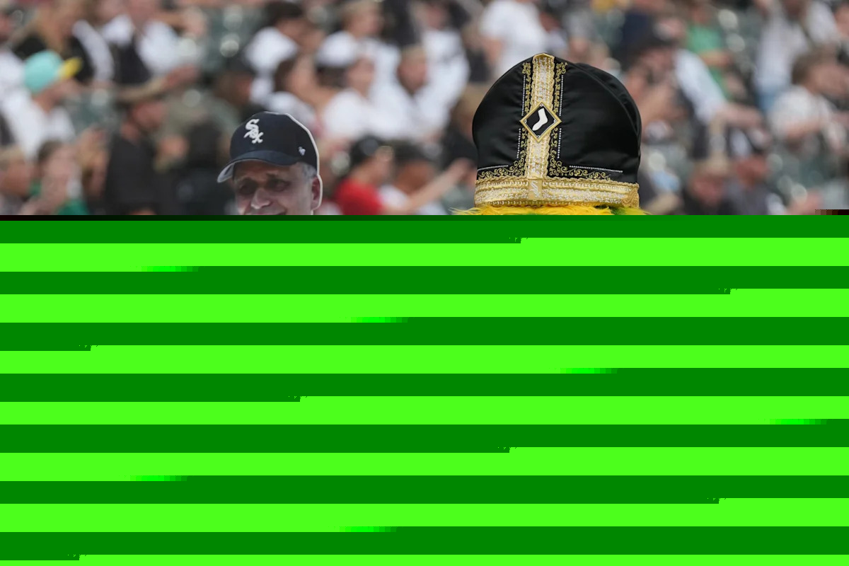 The pope wore a Chicago White Sox hat. The Sox returned the favor