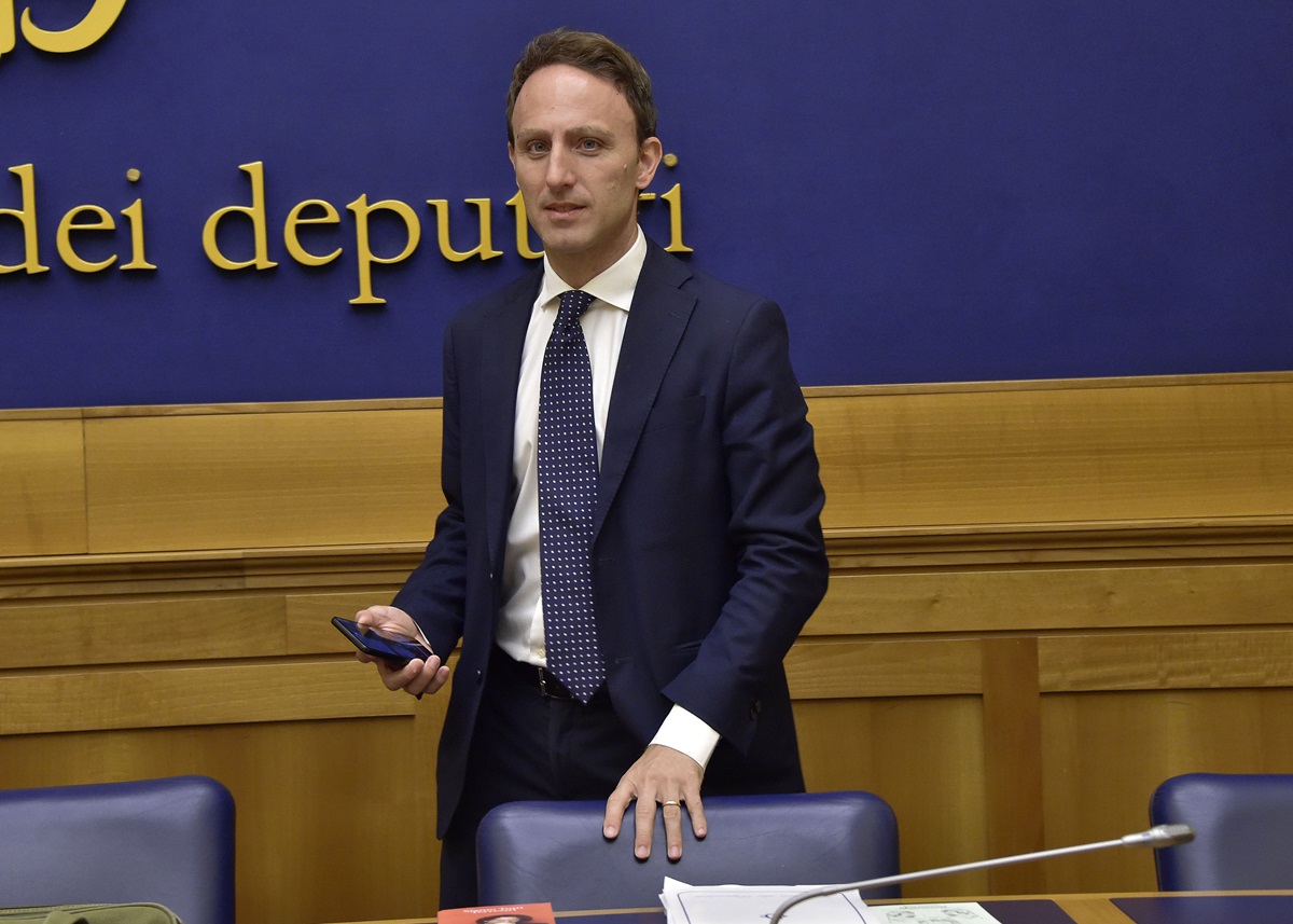 Pd, Piero De Luca proclamato segretario: «Papà ha dato l’anima per la Campania»