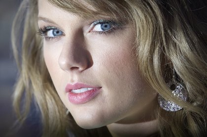 Taylor Swift Makes RIAA History By Becoming Only Woman To Exceed 100 Million Album Sales