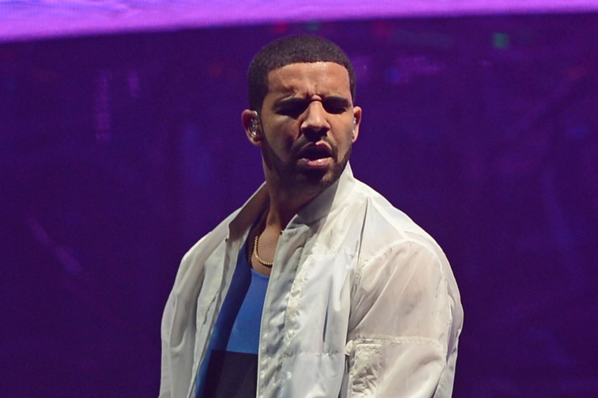 Drake Barks Like A Dog For Goth Girl During Live Stream