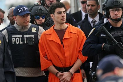 Nueva York reclama prioridad para juzgar a Luigi Mangione por asesinato frente a sistema federal