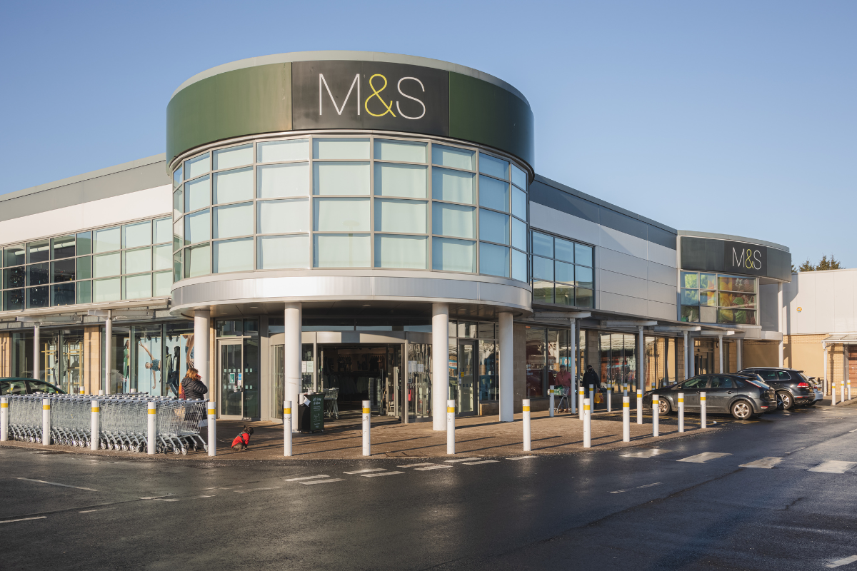 'Tres chic' and 'great value' – M&S £65 water-resistant mac with nearly 1500 positive reviews helps keep you dry when showers appear