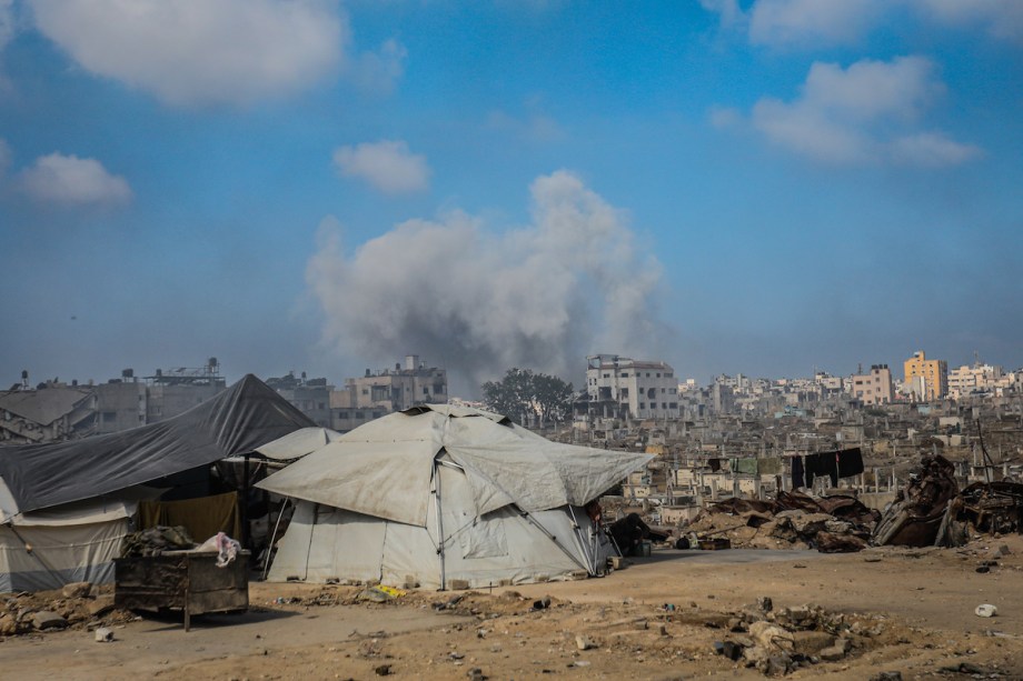 Israel shells al-Helou hospital in Gaza, blocks access