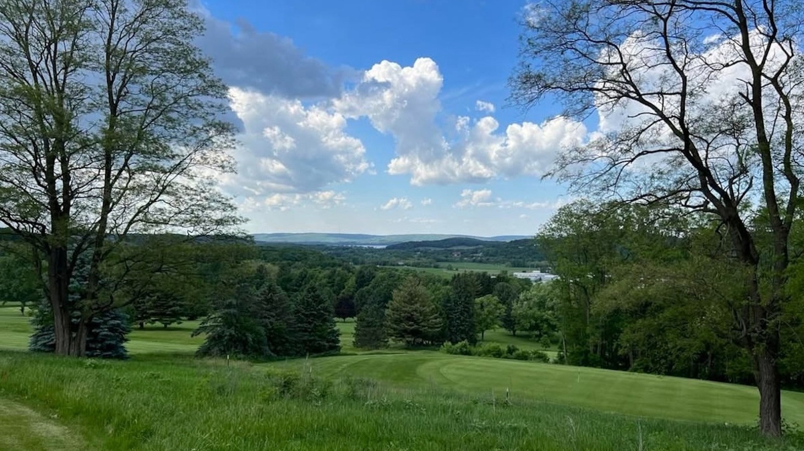 Wisconsin's Scenic City Near Madison Has A Walkable Downtown, Lake Views, And Vineyard Tours
