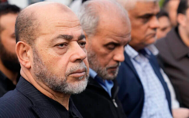 Dirigente de Hamás afirma que el grupo nunca aceptó desarmarse y niega conversaciones directas sobre el tema