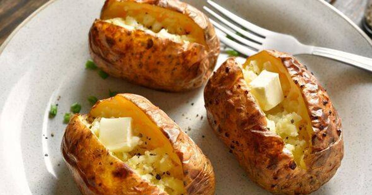 Viral smashed potato pizza hack transforms jacket potatoes into taste sensation
