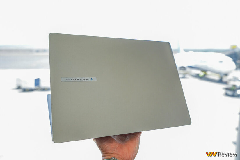 Đánh giá ASUS ExpertBook P3 2025: “Trợ thủ” bền bỉ cho doanh nghiệp thời AI