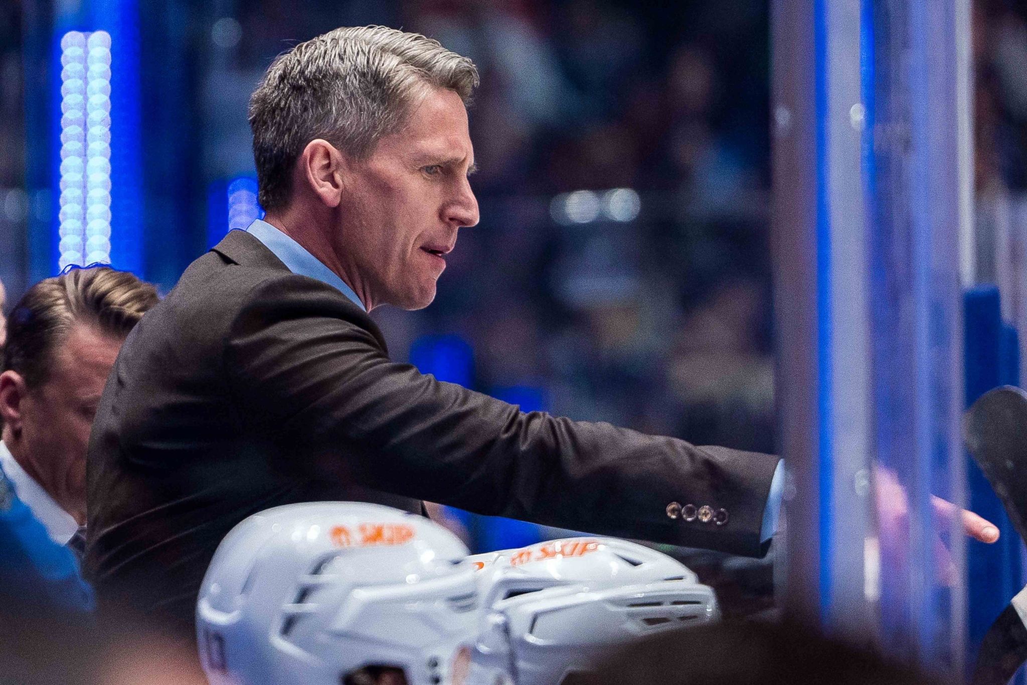 Edmonton Oilers coach Knoblauch lands multi-year deal to stay with team