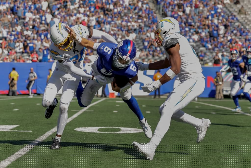 Chargers suffer a ‘complete team loss’ to opportunistic Giants
