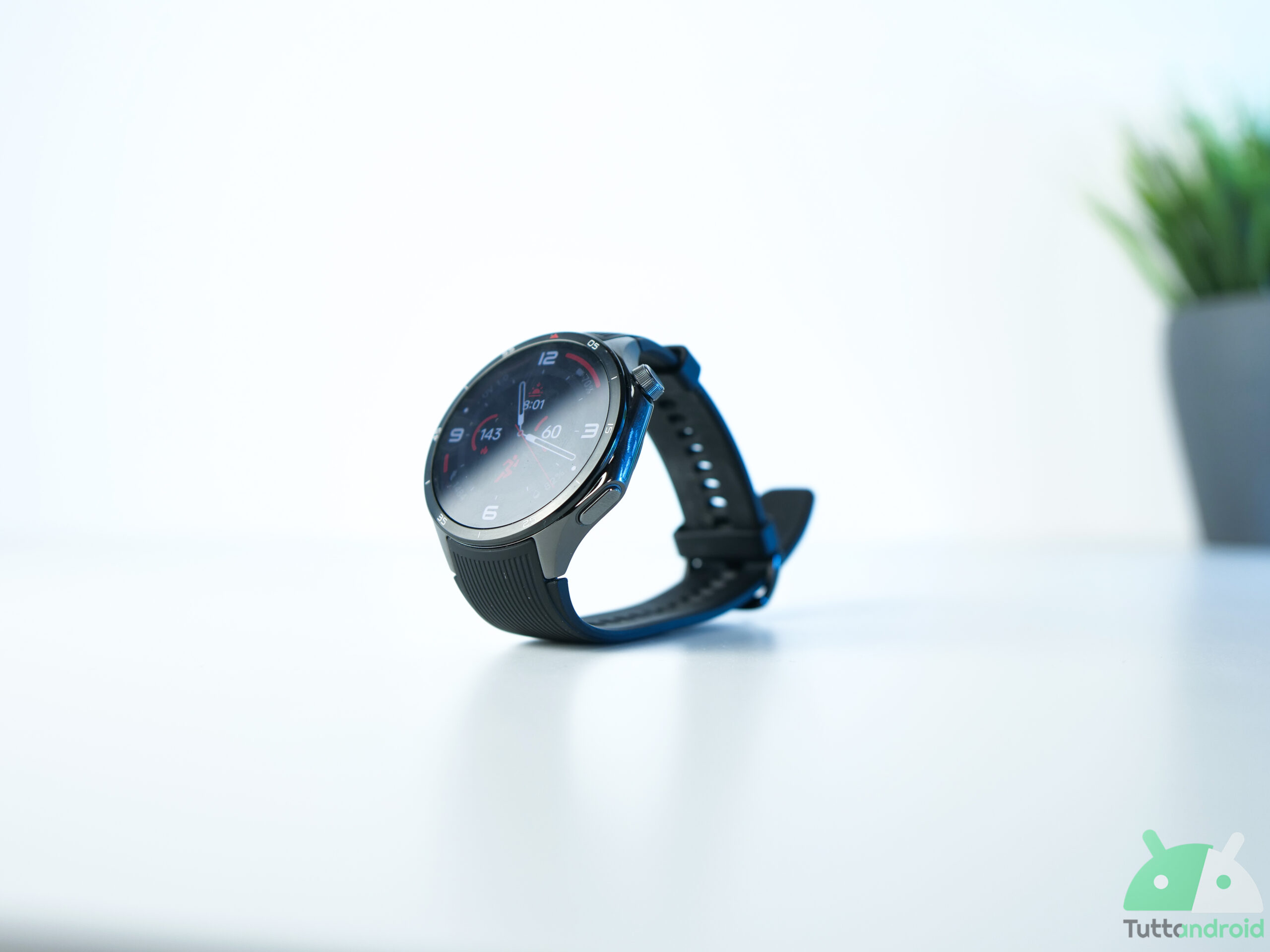 OnePlus Watch 3 è in offerta a un prezzo imperdibile: meno di 150€ per il migliore di tutti