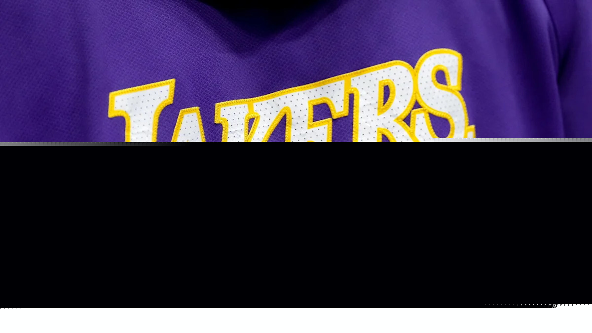 Lakers sell (again) at a record valuation of $12.5 billion