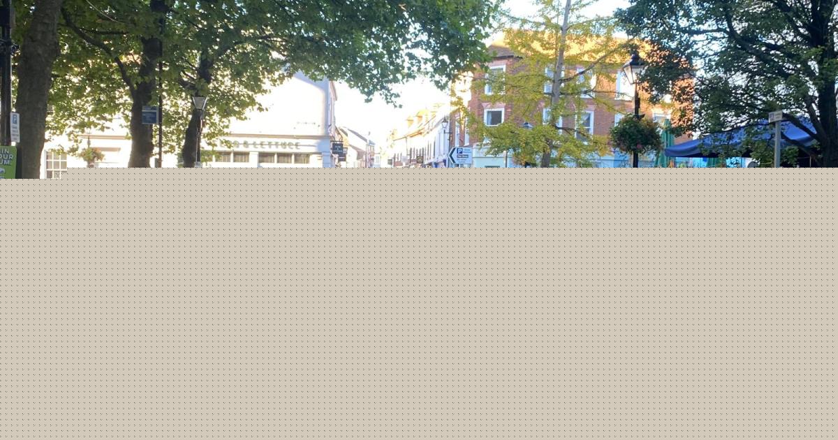 Armed police swarm street after man seriously injured in 'stabbing'